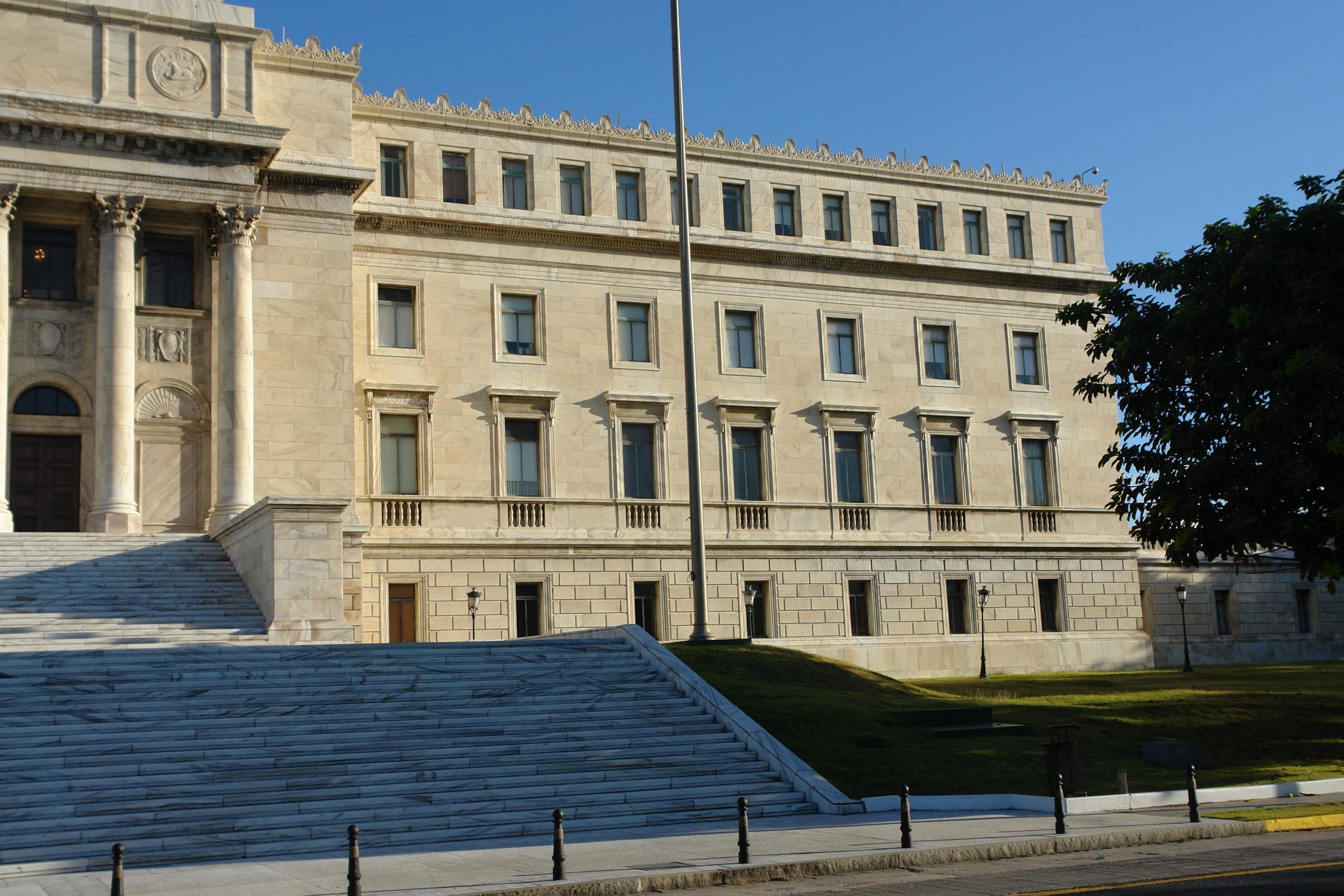 Capitolio de Puerto Rico - San Juan (Puerta de Tierra) - 2011 00020